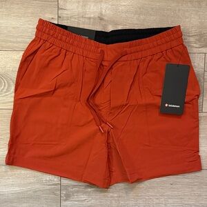 NWT lululemon athletics Bowline Short 5” Cayenne Size L